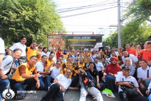 Gambar 4. Festival Angklung diadakan di depan hotel Novotel, Surakarta.
